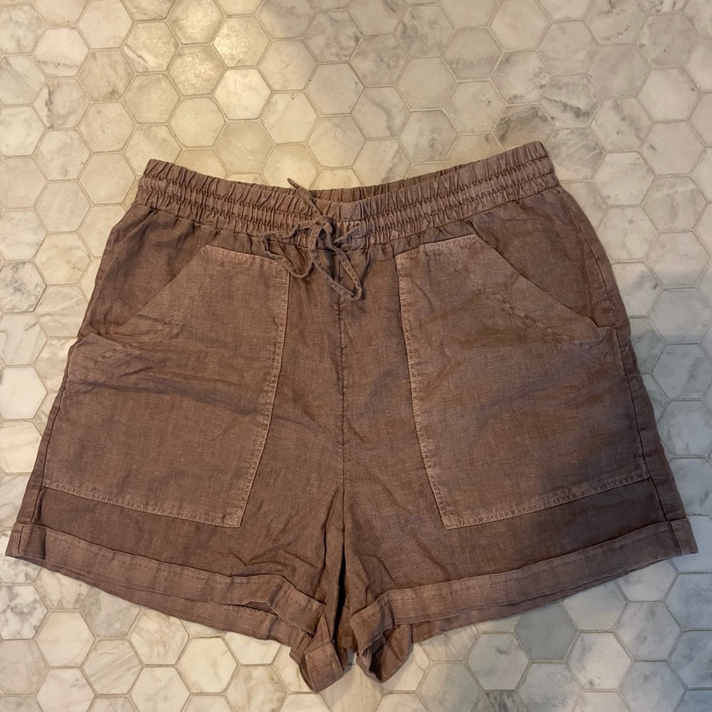Universal thread high waisted stretch waist shorts new without tags